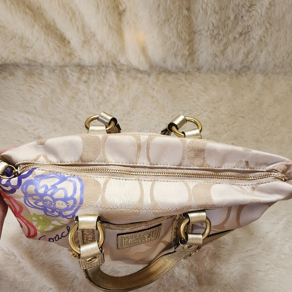 Coach Poppy Daisy Appliqué Signature Glam Limited Edition Tote Bag - Picture 12 of 12